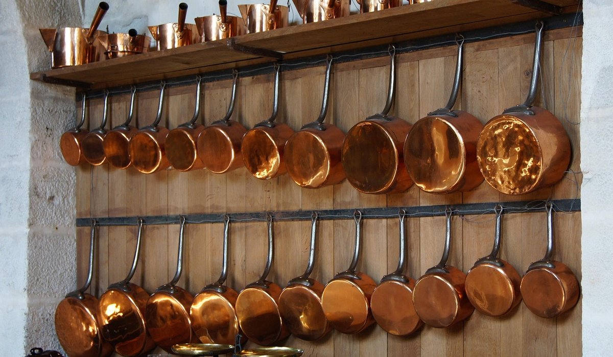 How to Style a Rustic Kitchen Shelf with Vintage Crockery
